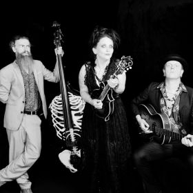 Jo Carley and the Old Dry Skulls actuará en Trashville en el Azken Rock Festival
