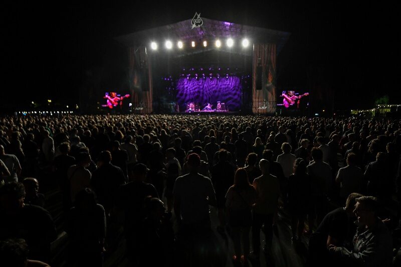 Foto ambiente ARF25 con escenario de fondo